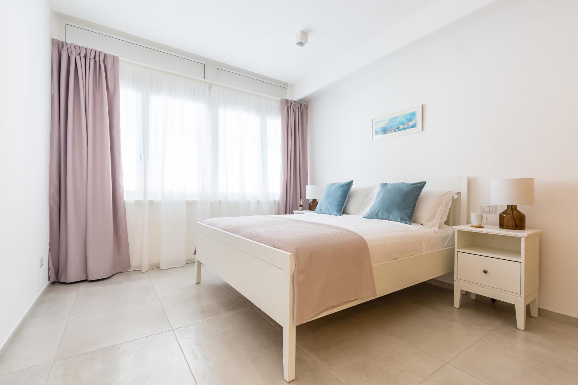 Starhost - Mazzini Apartments Σαλέρνο Εξωτερικό φωτογραφία