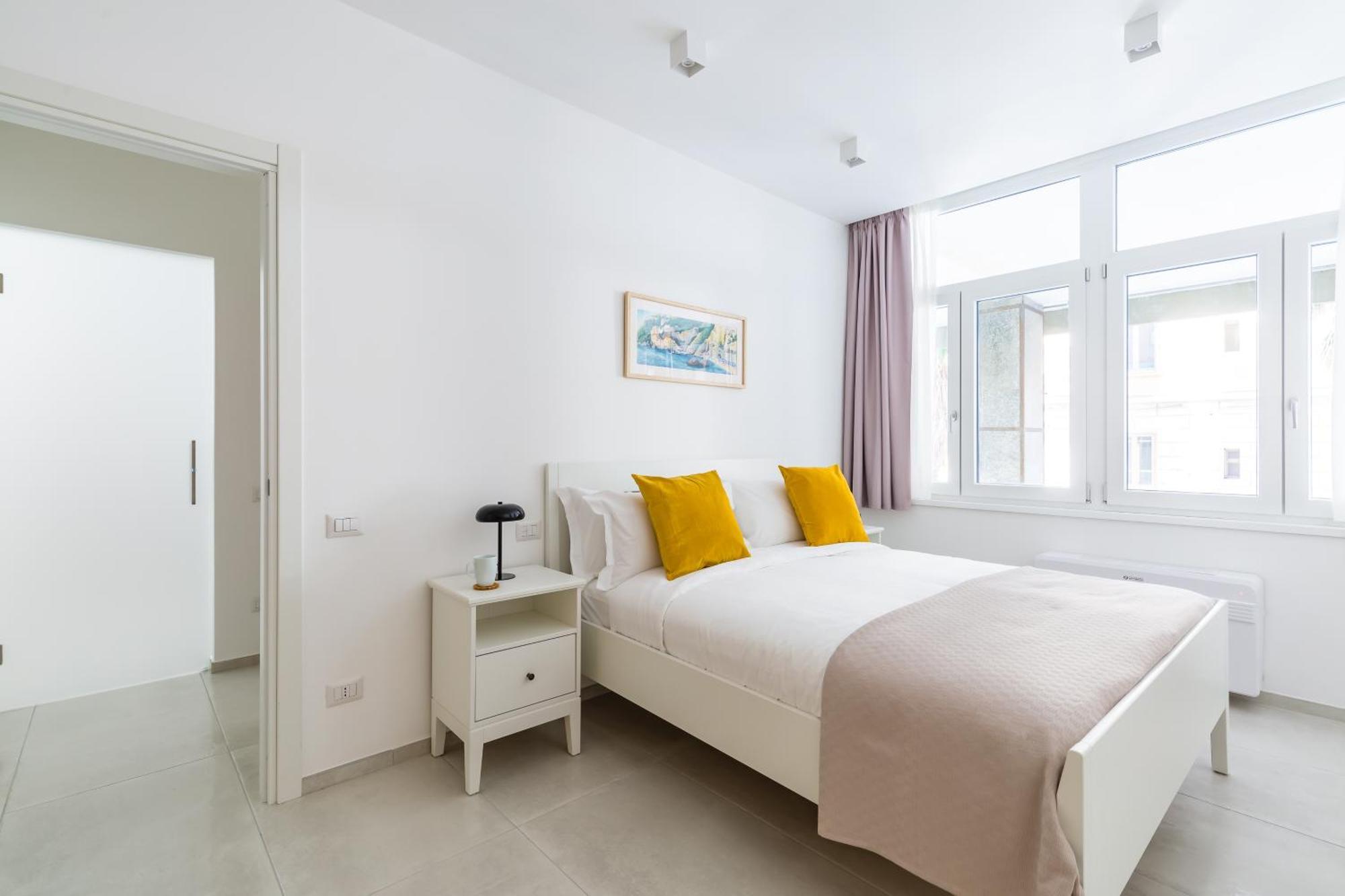 Starhost - Mazzini Apartments Σαλέρνο Εξωτερικό φωτογραφία
